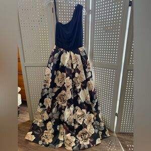 Betsy & Adam Black and Cream Floral Maxi Dress